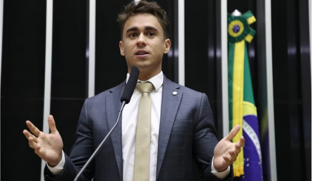 Oposição consegue 41 assinaturas necessárias para pedido de impeachment contra Alexandre de Moraes