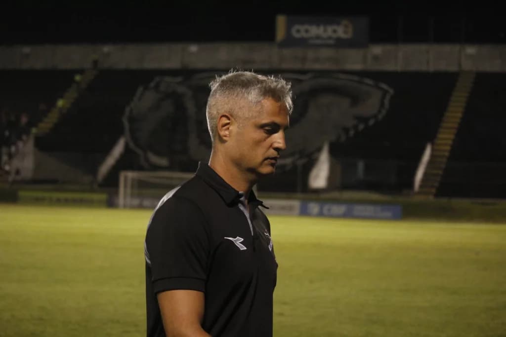 ABC demite técnico Rodrigo Santana; Jonidey Tostão assume na reta final da Série C