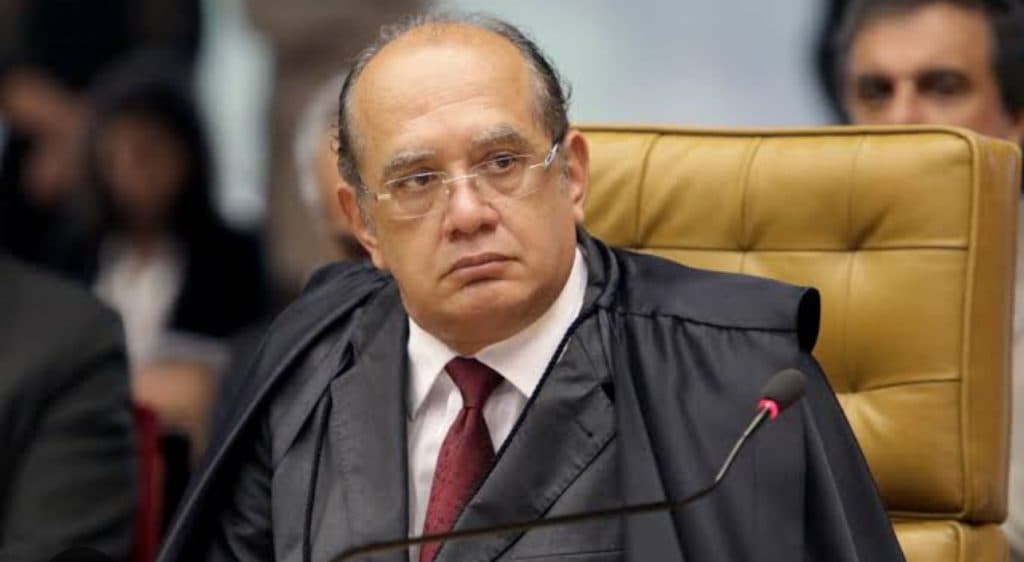 “Converso com todos os lados”, diz Gilmar sobre Bolsonaro vetar críticas