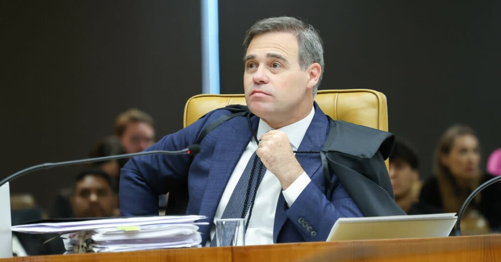 Presidente e relator da CPMI do INSS pedem a Mendonça acesso a inquéritos