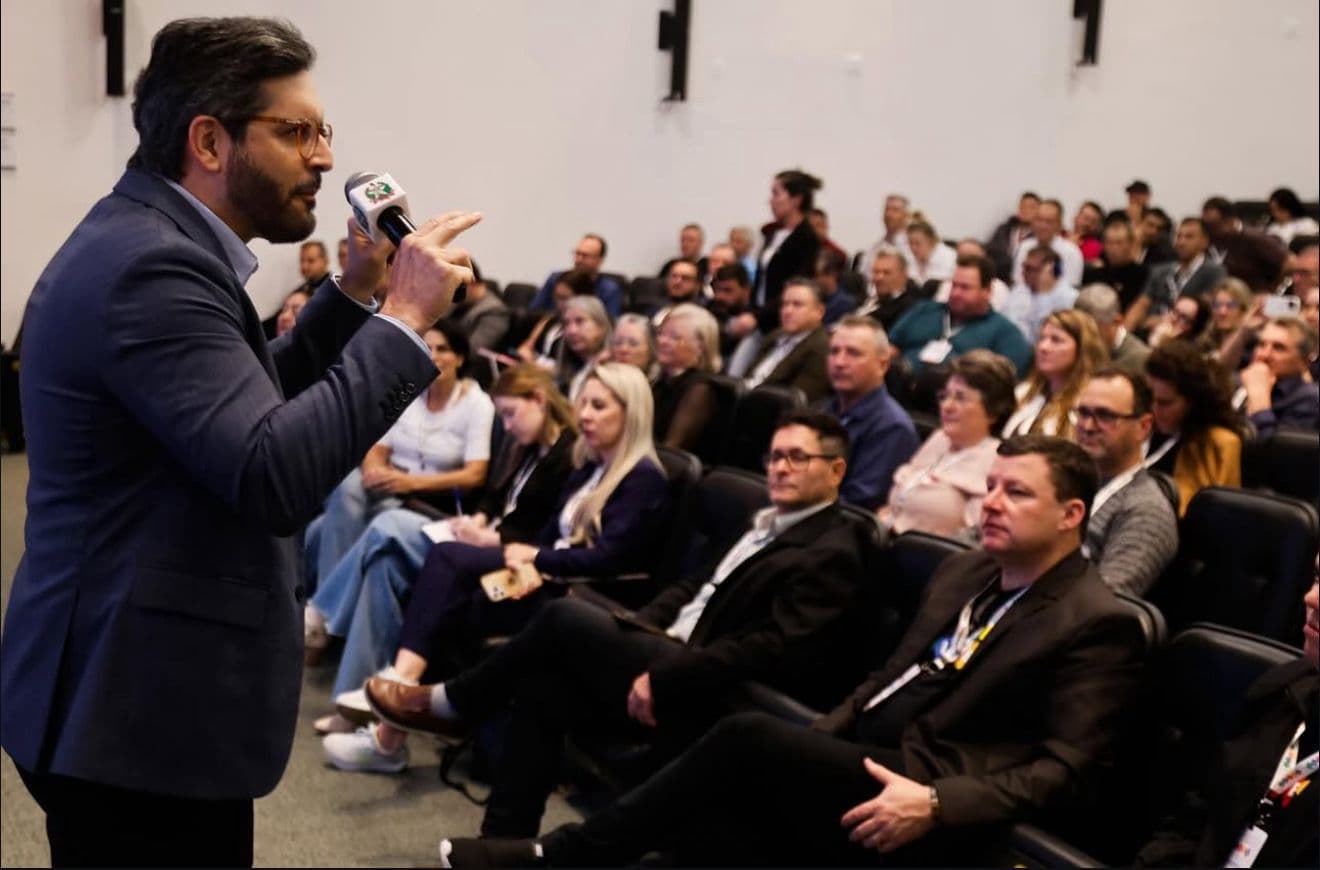 Comunicador representa o RN em seminário estadual de vereadores em Santa Catarina