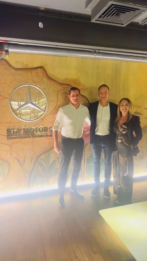 Presidente da Mercedes-Benz janta e inaugura Sala STA Motors no Cicchetti Midway