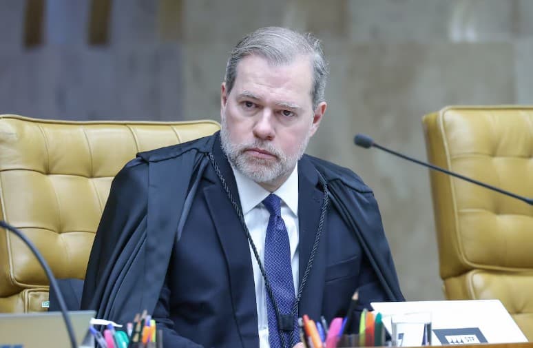 Decisão sigilosa de Toffoli trava investigações sobre fraudes em descontos de aposentados e pensionistas do INSS; entenda