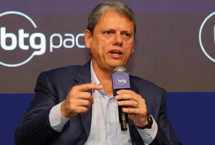 O Brasil não aguenta mais o PT e não aguenta mais o Lula, diz Tarcísio