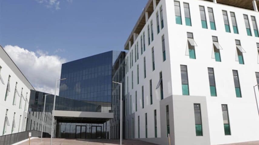 GRAVÍSSIMO: Hospital da Mulher em Mossoró perde serviço de cirurgia pediátrica por falta de pagamento do Governo do RN