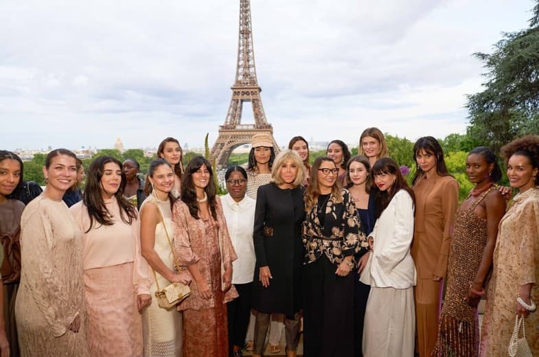 Apex descumpre Lei de Acesso à Informação e omite gastos com desfile organizado por Janja em Paris