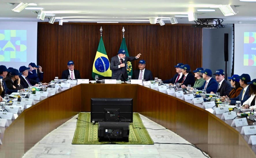 Lula cobra fidelidade de ministros do centrão e sugere que eles deveriam defender governo ou deixar cargo