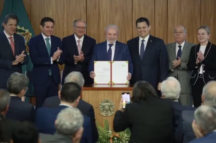 Maior parte das medidas de socorro do tarifaço anunciadas pelo governo Lula ainda não entrou em vigor