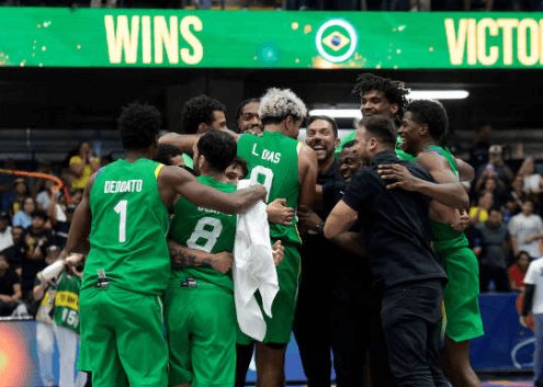Brasil supera Argentina na final e conquista Copa América de Basquete