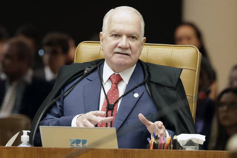 Fachin assume STF com defesa de autocontenção e tenta baixar tensão política