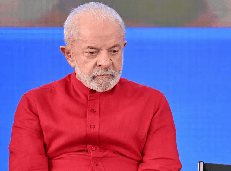 Lula veta alterações na Lei da Ficha Limpa