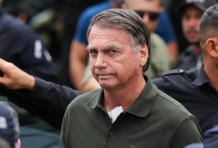 Bolsonaro passa noite no hospital em Brasília