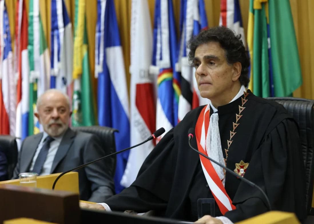 Ao lado de Lula e Barroso, Vieira de Mello Filho assume presidência do TST