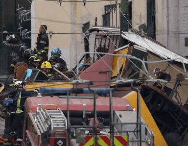 Bondinho descarrilha em Lisboa e mata ao menos 17