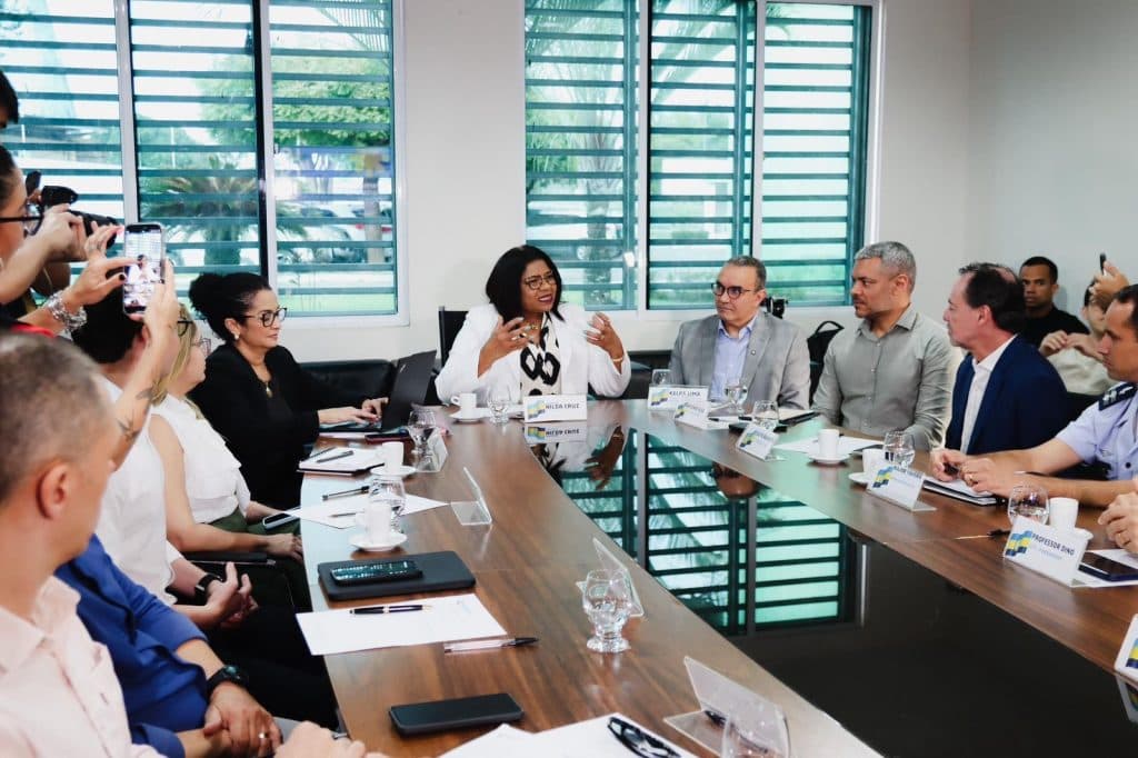 Prefeita Nilda celebra formalização do projeto Parnamirim Aeroporto Digital