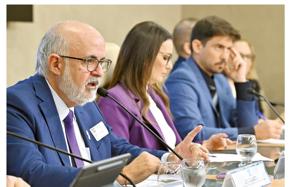 Secretário diz que dívida da Sesap chega a R$ 500 milhões