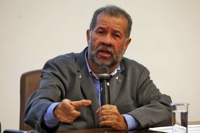 CPMI do INSS ouve ex-ministro Carlos Lupi em depoimento nesta segunda-feira (8)