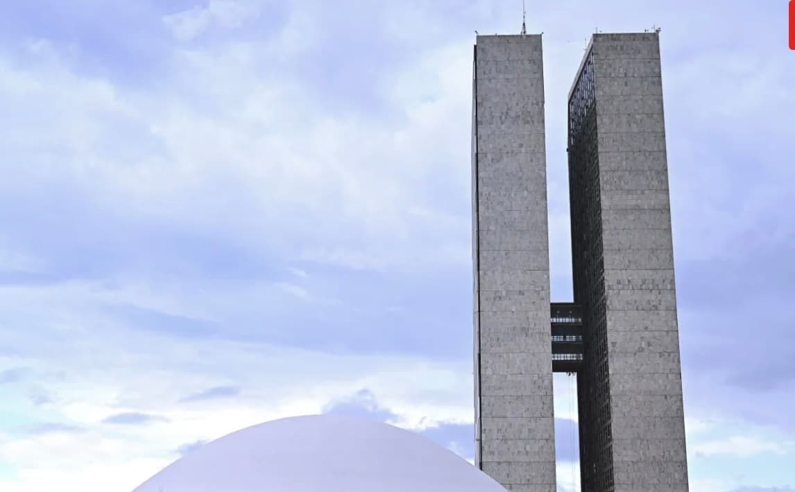 Bancada do PL critica relator do texto da anistia: "Rabo preso com Moraes"