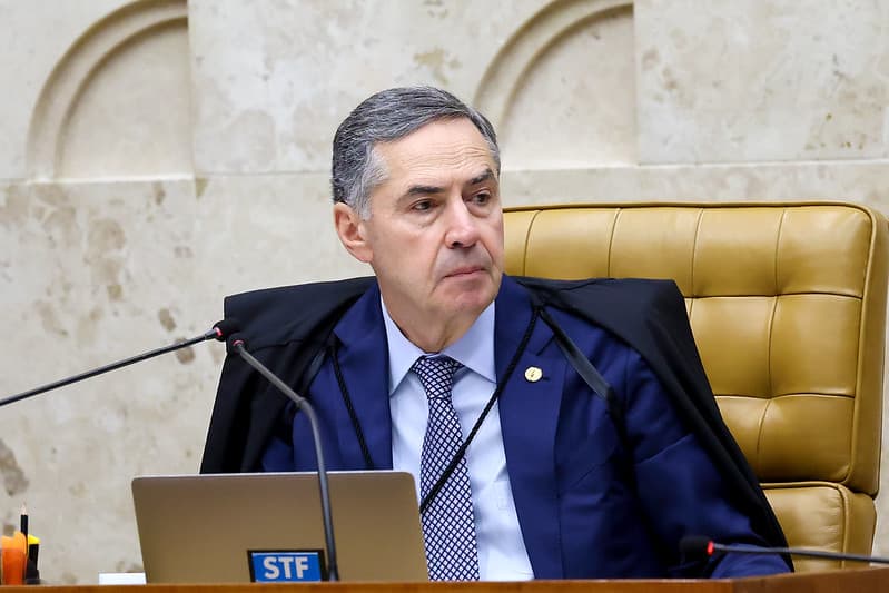Barroso passa mal no STF e é internado para exames em hospital de Brasília
