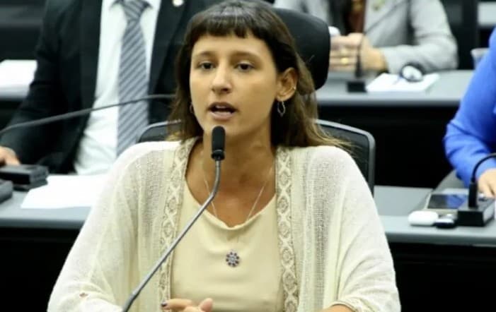 Comissão vai ouvir oito testemunhas em processo que pode cassar a vereadora Brisa Bracchi