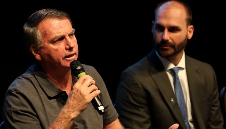 PGR denuncia Eduardo Bolsonaro no inquérito sobre coação em processo judicial; Jair Bolsonaro não foi denunciado