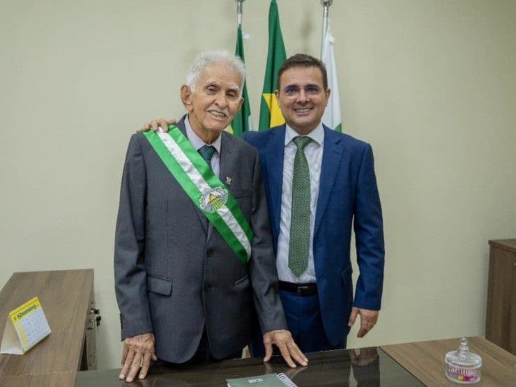 Enquanto aposentada de Patu não recebe salário, prefeito Dr Ednardo paga 13º dele adiantado