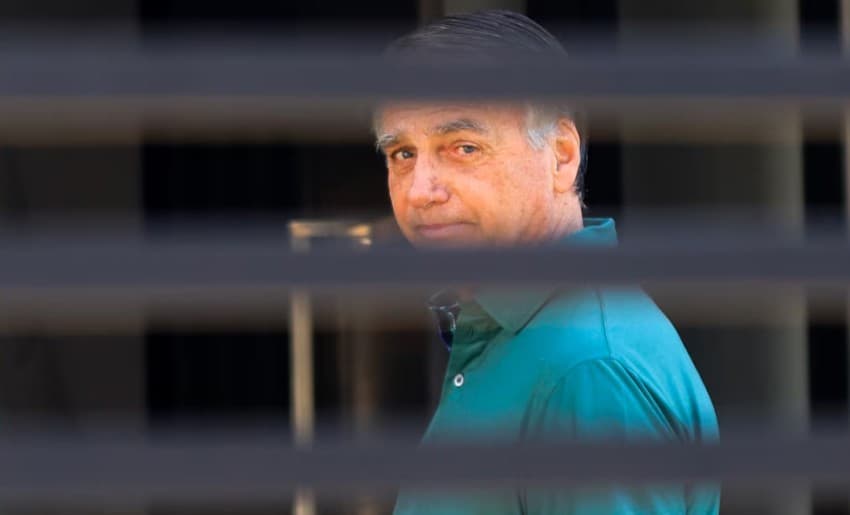 Versão da anistia prevê reduzir em dez anos pena de Bolsonaro