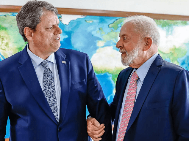 Lula vê candidatura de Tarcísio em 2026 como inevitável e única aposta de Bolsonaro