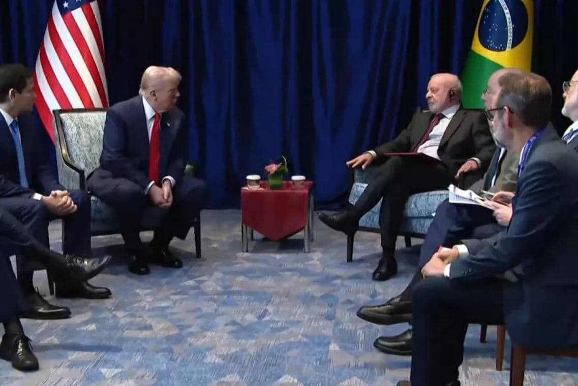 Lula e Trump discutem tarifas em encontro na Malásia