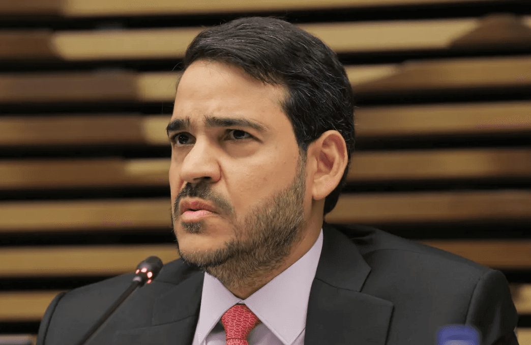Cotado para o STF, Jorge Messias elogia Supremo e defende limites entre os Poderes