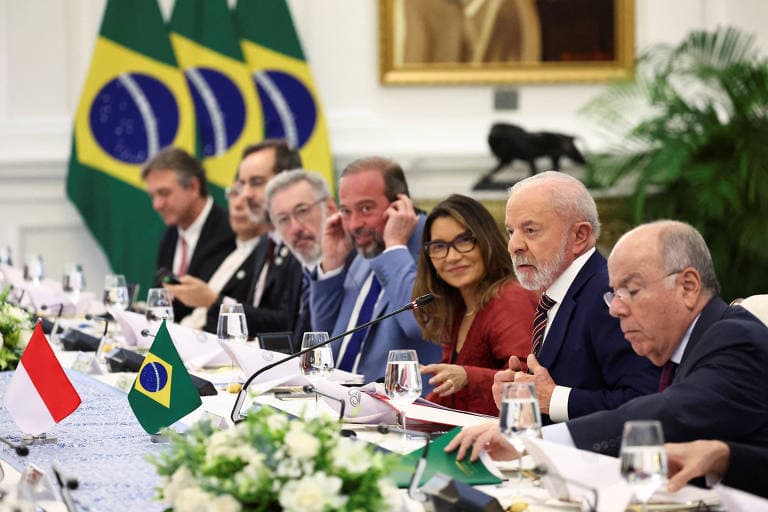 Lula confirma candidatura à reeleição durante visita à Indonésia