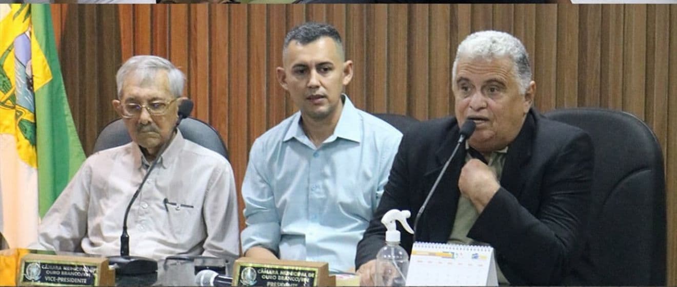 Câmara de Ouro Branco convoca posse do novo prefeito interino e povo quer participar