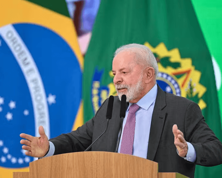 Lula convoca ministros para discutir resposta do governo à crise de segurança no Rio