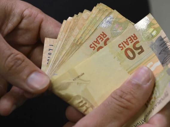 Governo Lula limita saque-aniversário do FGTS a R$ 500; saiba o que muda