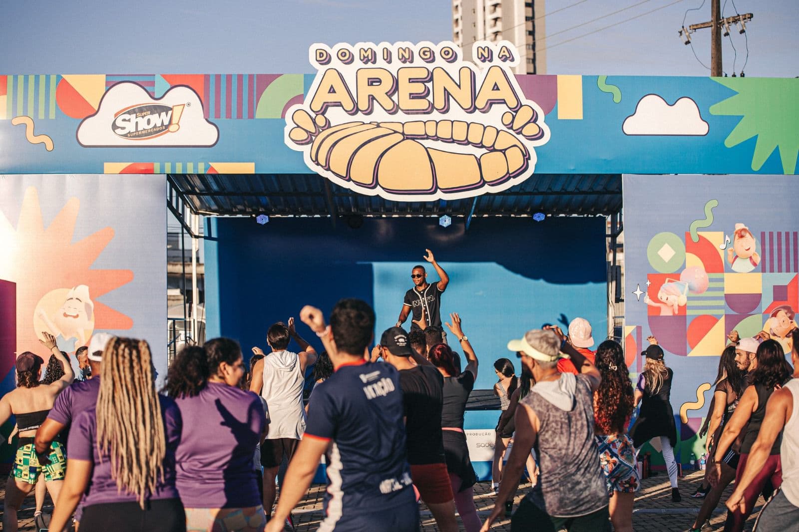 Arena anuncia retorno do projeto “Domingo na Arena” no dia 12 com diversão gratuita, shows e atividades para toda a família