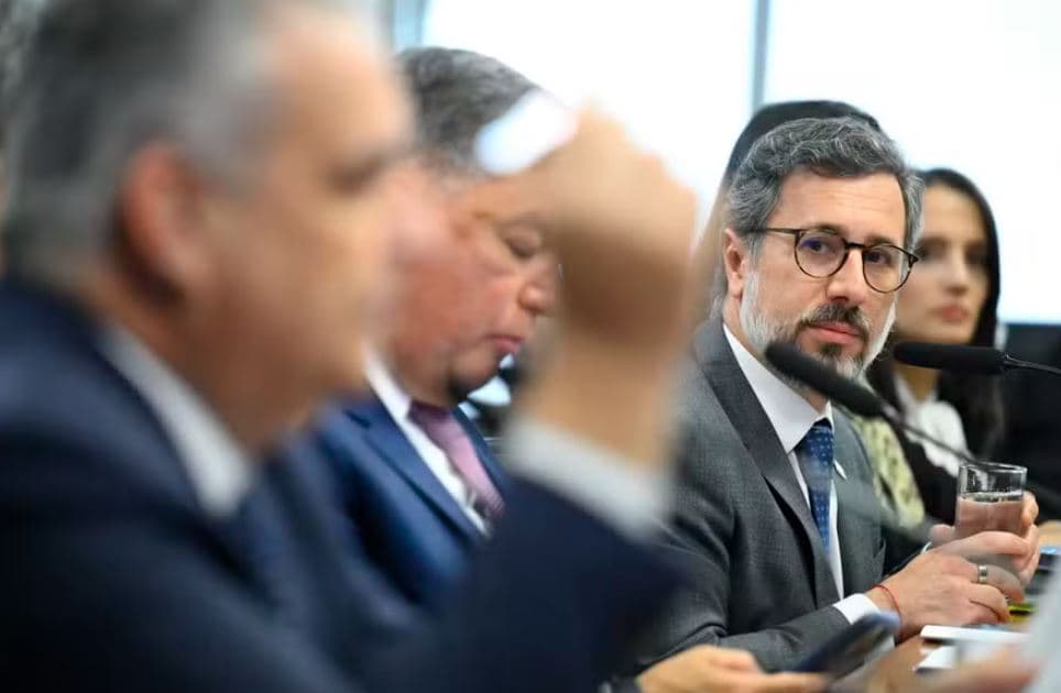 Ministro da CGU diz que não avisou governo sobre fraudes no INSS para manter investigações sob sigilo