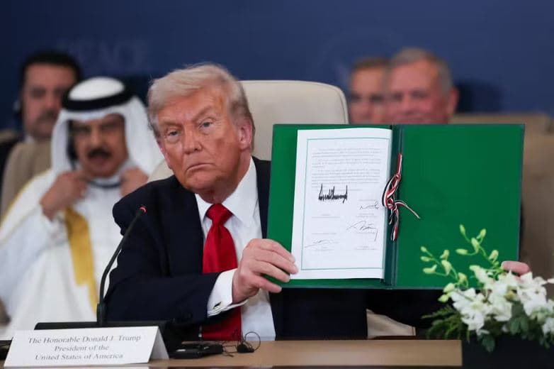 "A guerra chegou ao fim e a reconstrução começa", diz Trump após assinar cessar-fogo em Gaza