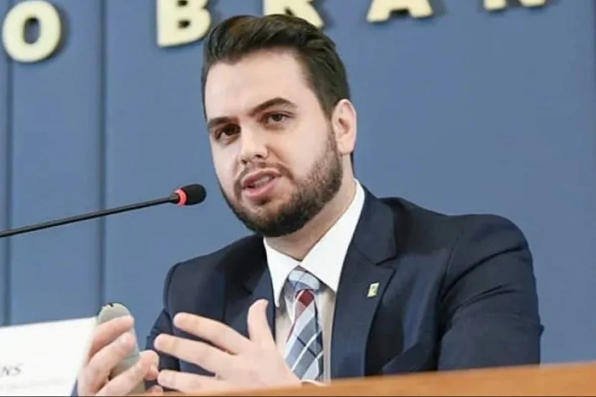 STF mantém prisão preventiva de Filipe Martins após audiência de custódia