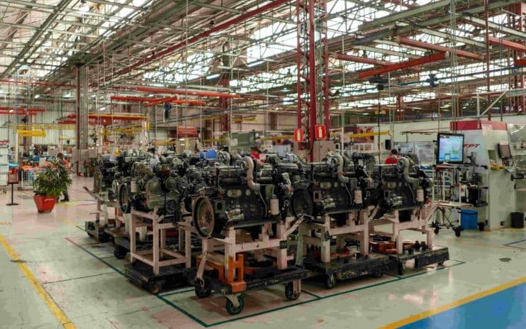 Indústria brasileira encolhe 5,3% em agosto e tem 4ª queda no faturamento em 6 meses