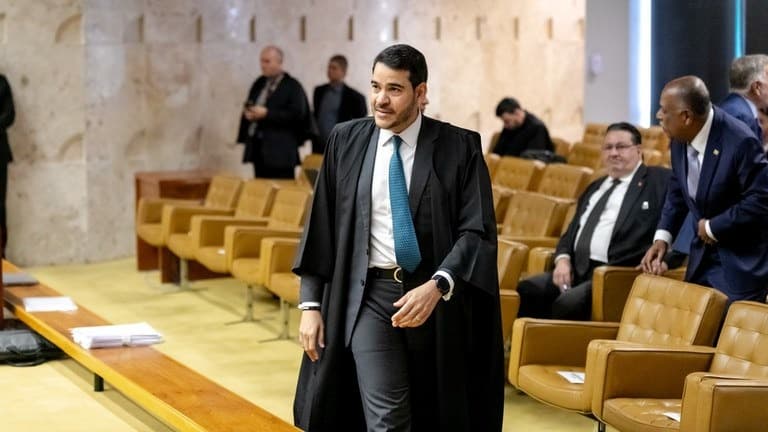 Apesar de favoritismo pela vaga de Barroso no STF, Messias vê disputa e articulação de ministros em favor de Pacheco