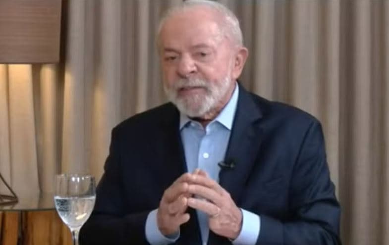 Lula relata problema em avião da FAB antes de decolagem: ‘Tivemos que descer, com medo que pegasse fogo'