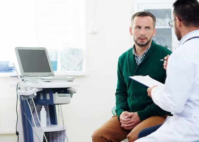 46% dos homens acima de 40 anos só vão ao médico quando sentem algo, aponta pesquisa