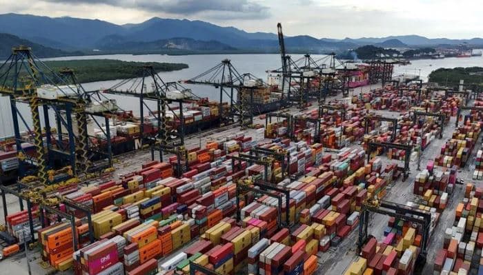 Tarifaço provoca mudanças em mercados e pauta de exportações, mostra FGV
