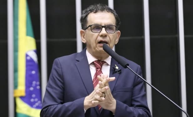 "Maior chacina do RJ", diz presidente da Comissão de Direitos Humanos da Câmara; Castro é criticado após 64 mortos