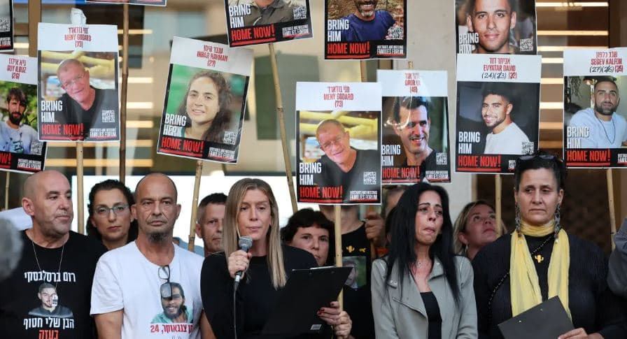 Israel e Hamas se preparam para trocar presos e reféns em meio ao cessar-fogo