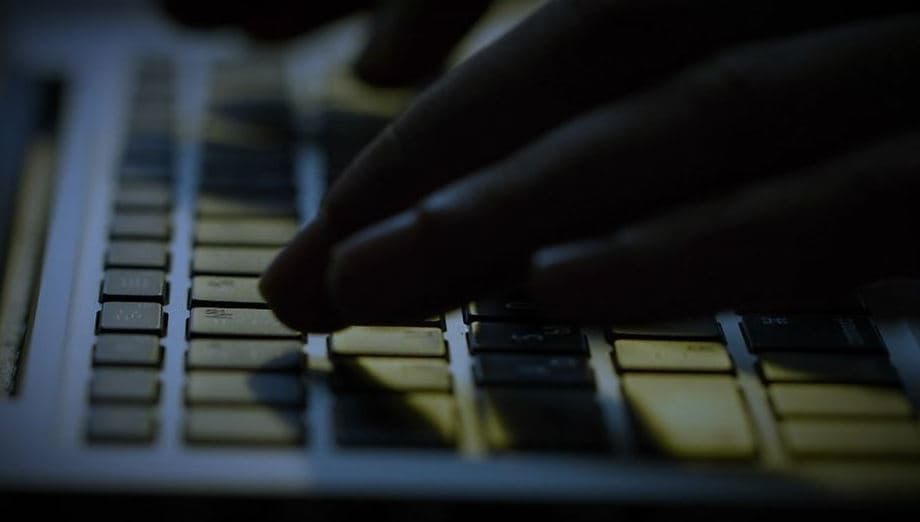 SEXTORTION: Extorsão sexual é um dos crimes cibernéticos que mais crescem e adolescentes são as principais vítimas
