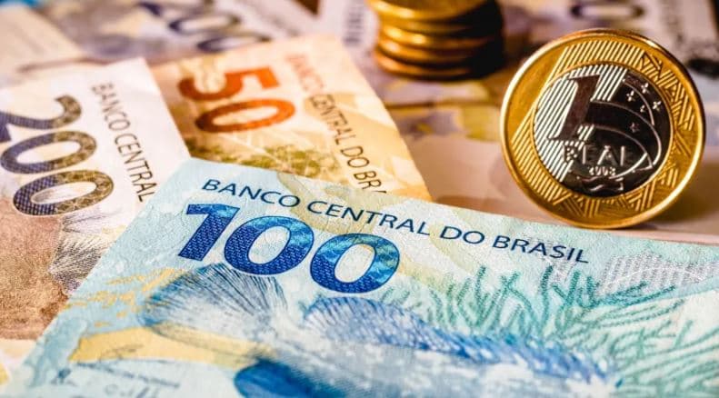 Arrecadação bate recorde histórico para outubro e supera R$ 2,3 trilhões no ano