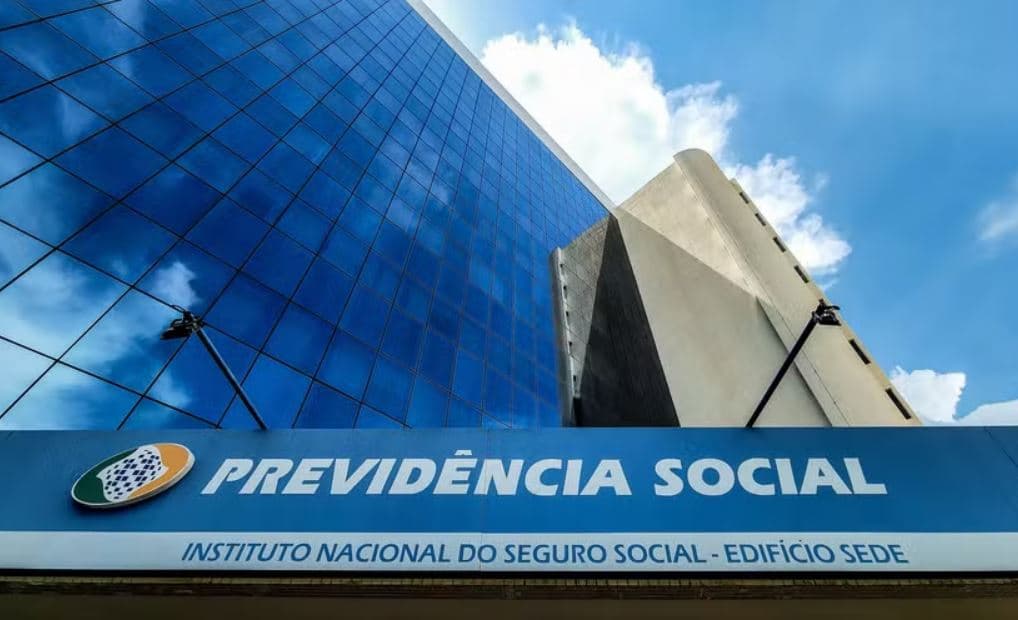 Fila do INSS bate recorde e se aproxima de 3 milhões de processos parados