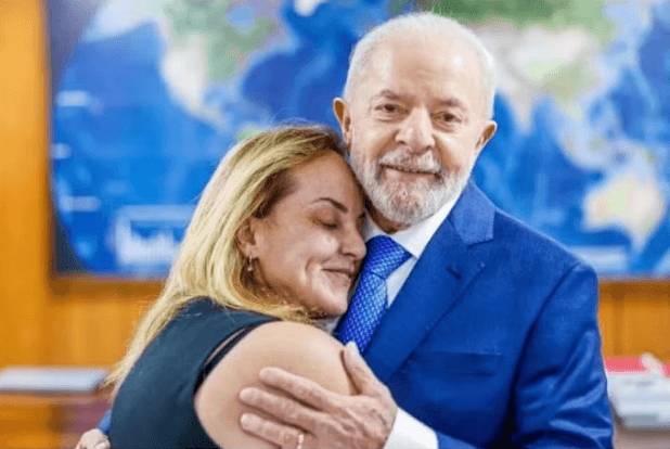 Filha mais velha de Lula é internada após mal-estar no fim de semana