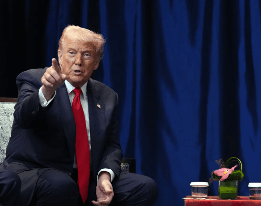 Governo Trump amplia regras de imigração e pode negar visto a pessoas com obesidade e doenças crônicas
